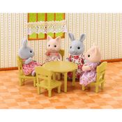 Sylvanian Families - Conjunto Mesa e Cadeiras - Epoch