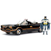 Miniatura - 1:24 - Batman Classic TV Series Batmobile c/ Action Figure - Jada