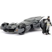 Miniatura - 1:24 - Batman Vs Superman Batmobile c/ Action Figure - Jada