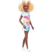 Boneca Barbie Fashionistas Negra - Conjunto Tie Dye Hbv14