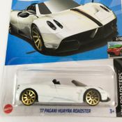 Hot Wheels - 17 Pagani Huayra Roadster - HKH37