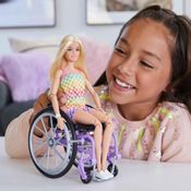 BARBIE FASHION BARBIE CADEIRA DE RODAS ROXA