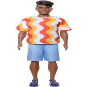 Boneco Ken Fashionistas - Negro - Camiseta Colorida Hrh23