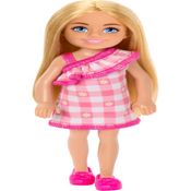 Boneca Barbie Família - Chelsea Club - Menina Loira Vestido Xadrez Rosa Hxm95