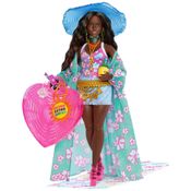 Boneca Barbie Extra Fly com Acessórios para Viagem com Tema de Praia, Rosa