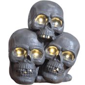 Decoração Halloween Caveira Trio de Crânios Grande com Led nos Olhos a Base de Luz Solar Enfeite Casa e Jardim Externo