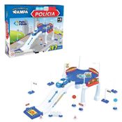 Estacionamento Da Polícia Com Rampa - Pais e Filhos 4028.1