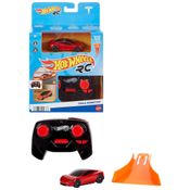 Carro de Controle Remoto Infantil Tesla Roadster, Escala 1:64 com Adaptador de Pista para Crianças Acima de 5 Anos, Hot Wheels