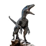 Blue and Beta Deluxe Jurassic World Dominion Iron Studios