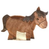 Tapete Pelúcia Cavalinho 1,10m x 70cm Quarto Infantil Base Emborrachado