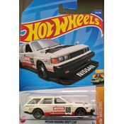 Hot Wheels Wagons -  Nissan Maxima Drift Car