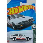 Hot Wheels Retro Racers - Alfa Romeo GTV6 3.0