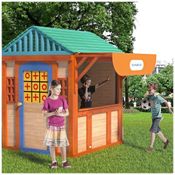 Casinha Infantil de Madeira Externa com Janela de Toldo com 4 Jogos, Parede de Bolas, Arremesso de Dardos e Tetris, para Crianças de 3 a 8 Anos,