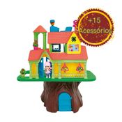 Brinquedo Infantil Casa na Árvore Com Acessórios e Bonecos